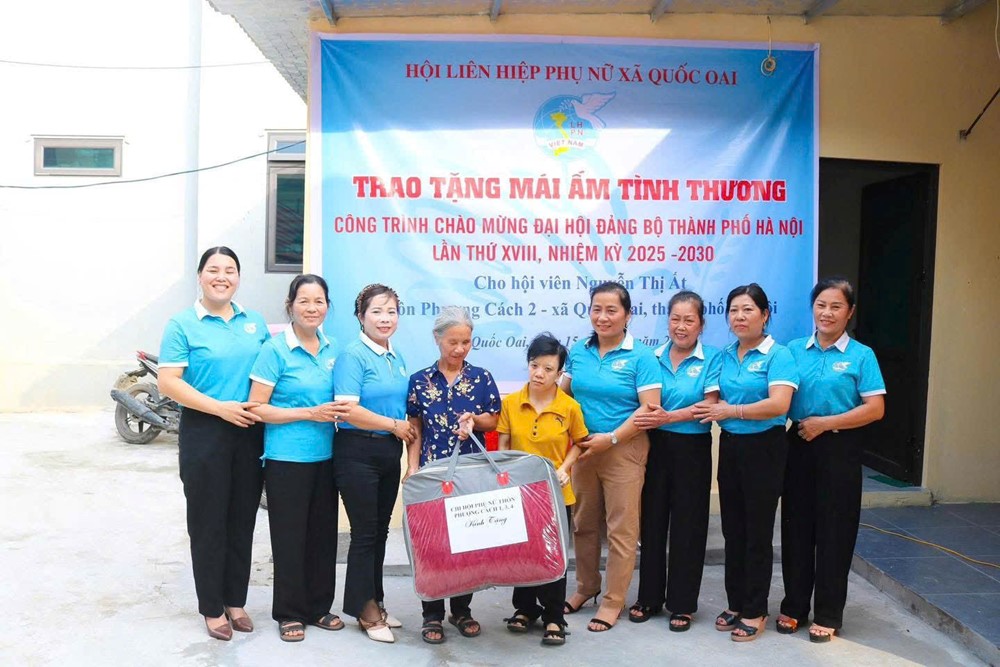 Hội LHPN xã Quốc Oai trao tặng "Mái ấm tình thương" cho hội viên phụ nữ khó khăn - ảnh 6
