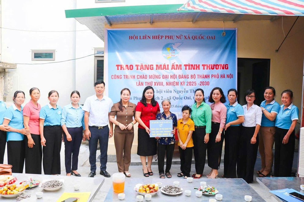 Hội LHPN xã Quốc Oai trao tặng "Mái ấm tình thương" cho hội viên phụ nữ khó khăn - ảnh 5