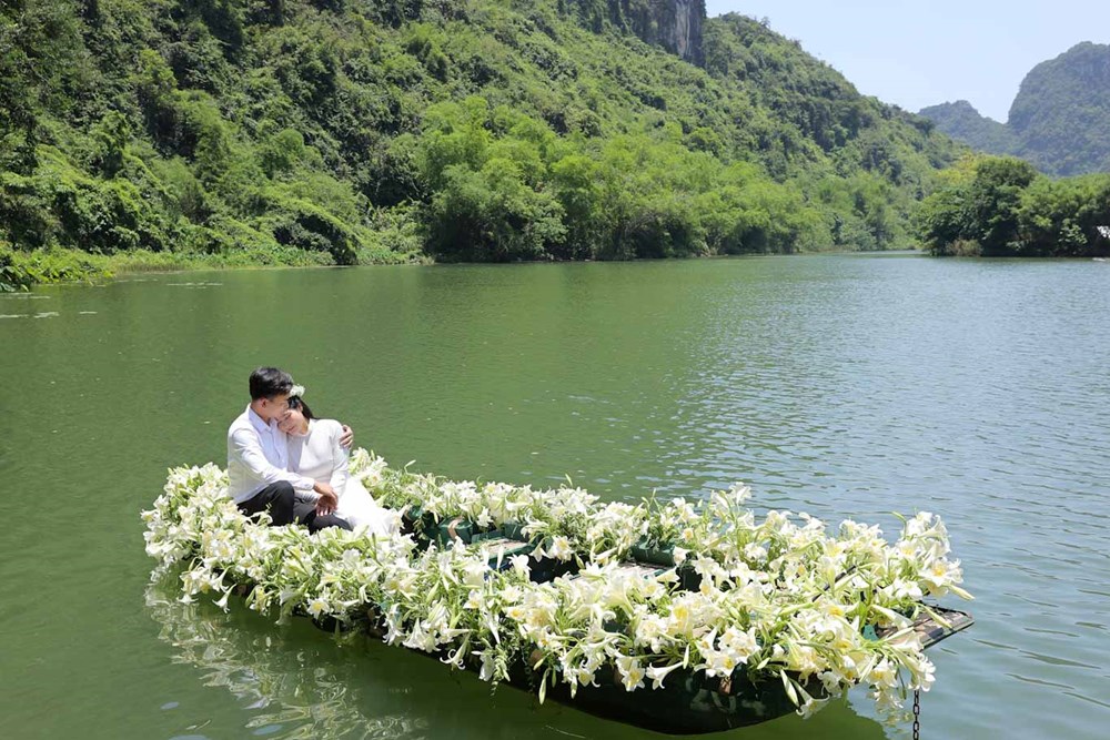 Sao mai Sông Thao tái xuất với bộ đôi MV khắc khoải nơi vùng quê đẹp như tranh vẽ - ảnh 1