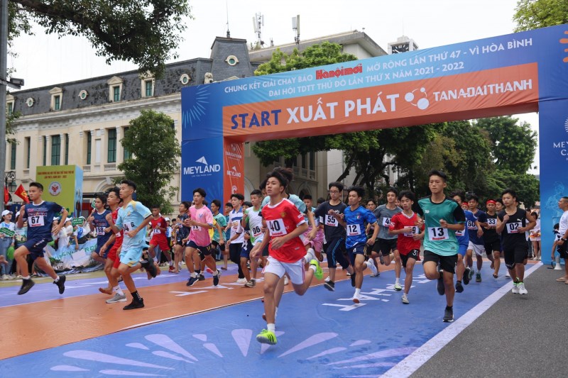 1.500 vận động viên tham gia Giải chạy Báo Hànôịmới mở rộng lần thứ 47 - Vì hòa bình năm 2022  - ảnh 3