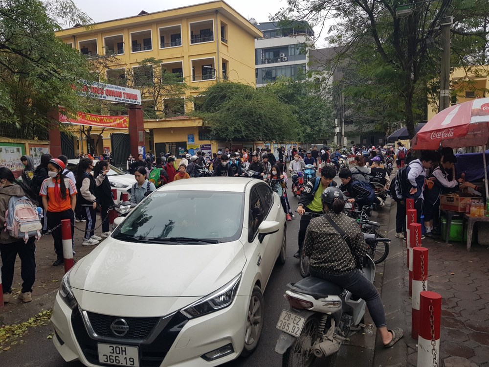 Người dân bất bình vì doanh nghiệp tư nhân được cấp phép trông giữ xe tại khu vực vườn hoa Trần Quang Diệu (?!) - ảnh 4