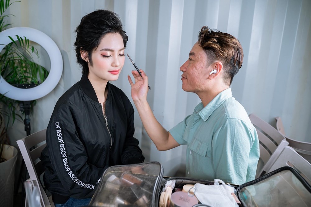  Makeup Phúc Nguyễn nơi ‘chọn mặt gửi vàng’ của mỹ nhân Việt - ảnh 1