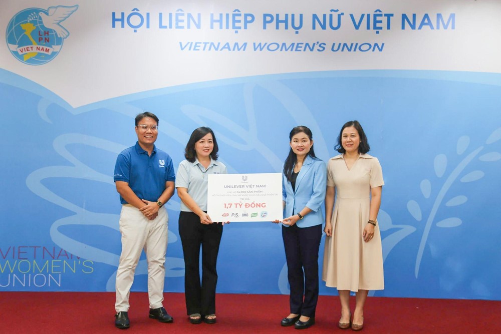 Hơn 100 ngàn sản phẩm chăm sóc cá nhân được Unilever hỗ trợ người dân miền Bắc khắc phục hậu quả cơn bão số 3 - ảnh 2