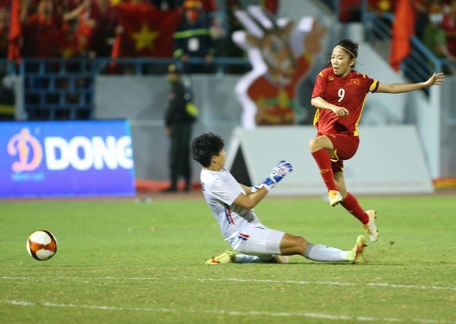 Giành huy chương Vàng tại SEA Games 31, đội tuyển bóng đá nữ Việt Nam lập hat-trick lần 2 - ảnh 2