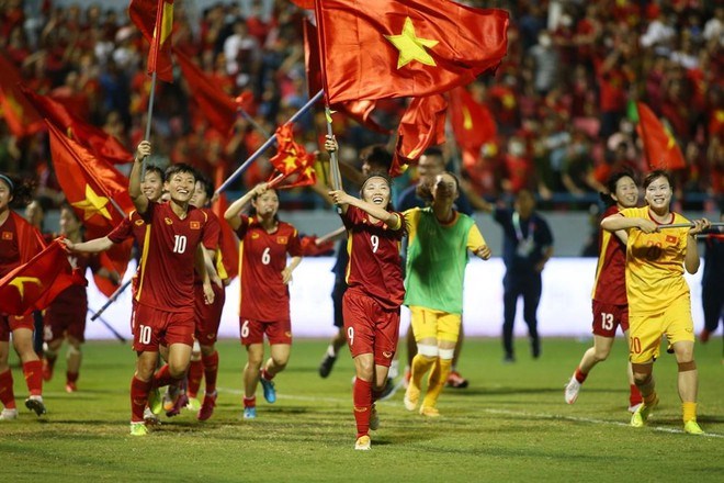 Giành huy chương Vàng tại SEA Games 31, đội tuyển bóng đá nữ Việt Nam lập hat-trick lần 2 - ảnh 3