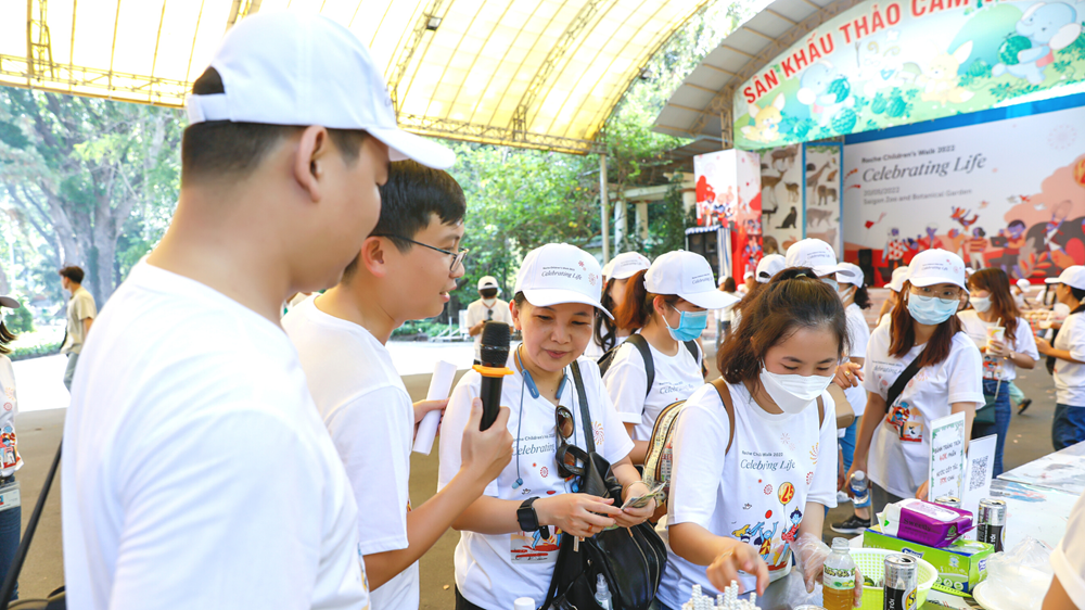 Roche Việt Nam phát động chương trình gây quỹ “đi bộ vì trẻ em“ - ảnh 2