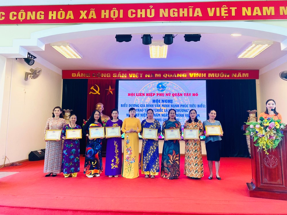 Biểu dương 30 gia đình văn minh hạnh phúc tiêu biểu - ảnh 1