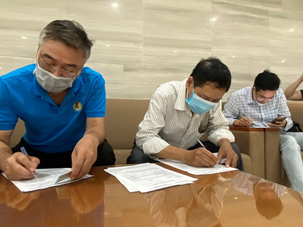 Tổng Liên đoàn lao động Việt Nam phát động tiêm vắc-xin Covid-19 mũi 3, mũi 4 - ảnh 4