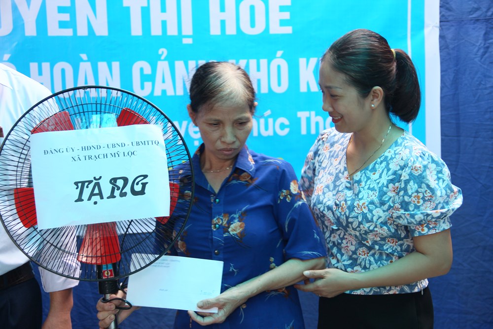 Hội LHPN Hà Nội trao mái ấm tình thương cho hội viên phụ nữ khó khăn huyện Phúc Thọ - ảnh 8