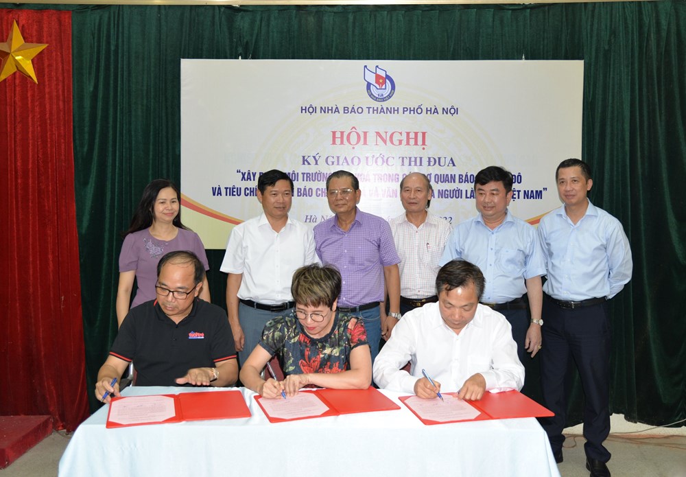 Các cơ quan báo chí Hà Nội ký giao ước thi đua xây dựng môi trường văn hóa - ảnh 2