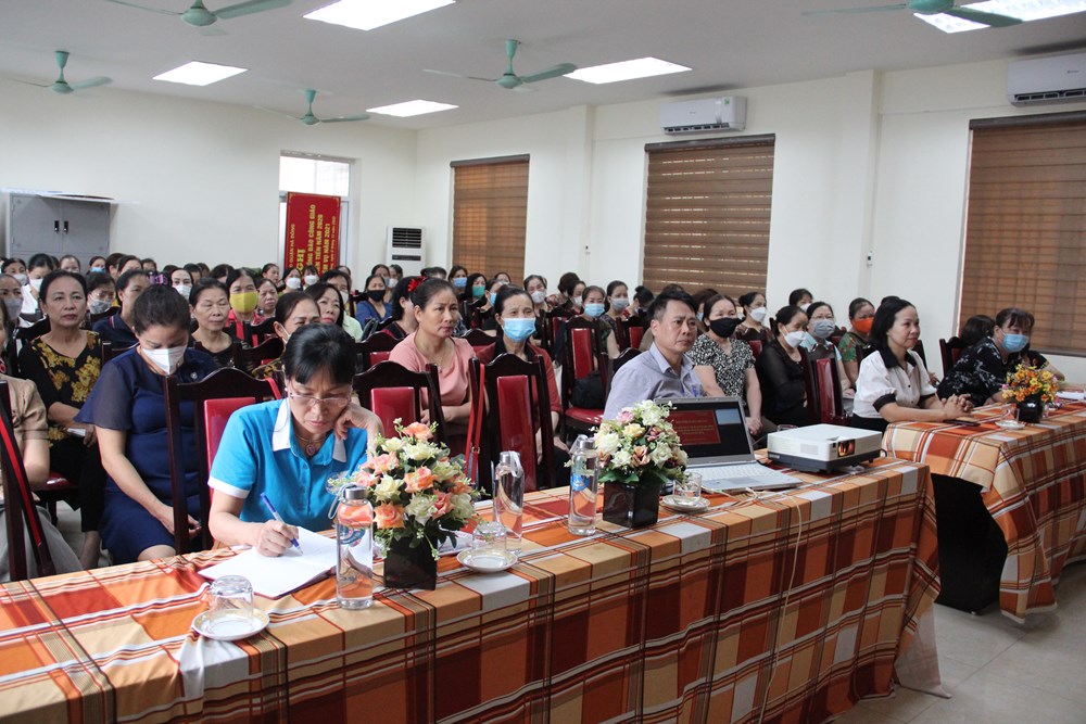 Hội LHPN quận Hà Đông: Tập huấn kiến thức pháp luật về an toàn giao thông cho phụ nữ cơ sở - ảnh 2