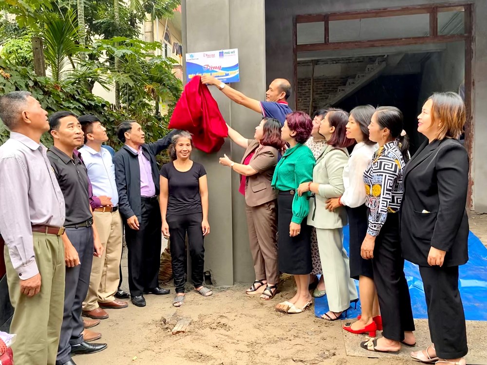 Báo Phụ nữ Thủ đô trao kinh phí xây Mái ấm tình thương cho phụ nữ phường Đồng Mai, Hà Đông - ảnh 3