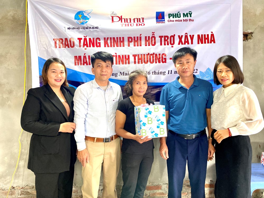 Báo Phụ nữ Thủ đô trao kinh phí xây Mái ấm tình thương cho phụ nữ phường Đồng Mai, Hà Đông - ảnh 4