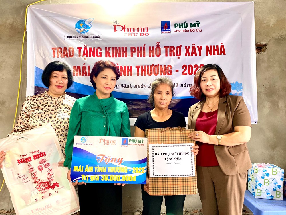Báo Phụ nữ Thủ đô trao kinh phí xây Mái ấm tình thương cho phụ nữ phường Đồng Mai, Hà Đông - ảnh 1