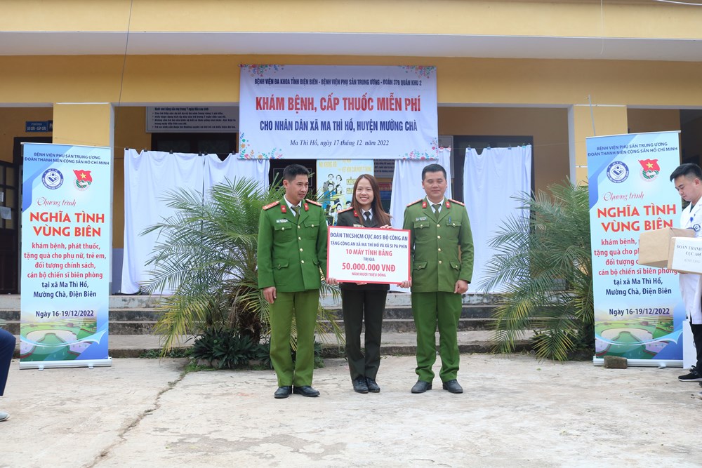 Đoàn Thanh niên BV Phụ sản Trung ương: Khám chữa bệnh miễn phí cho bà con vùng biên tỉnh Điện Biên - ảnh 8