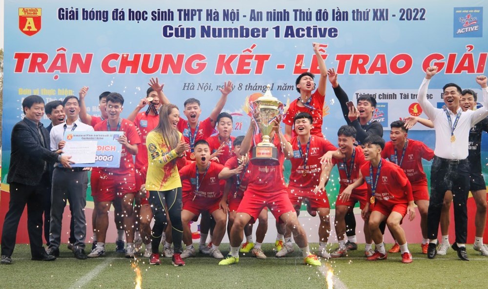 Trao giải Cúp vô địch giải bóng đá THPT Hà Nội – An ninh Thủ đô lần thứ 21 - ảnh 1