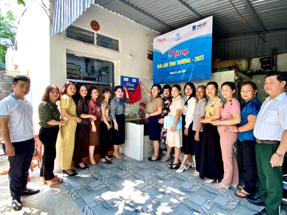 Báo Phụ nữ Thủ đô hỗ trợ hội viên phụ nữ Thanh Trì xây, sửa mái ấm tình thương - ảnh 3