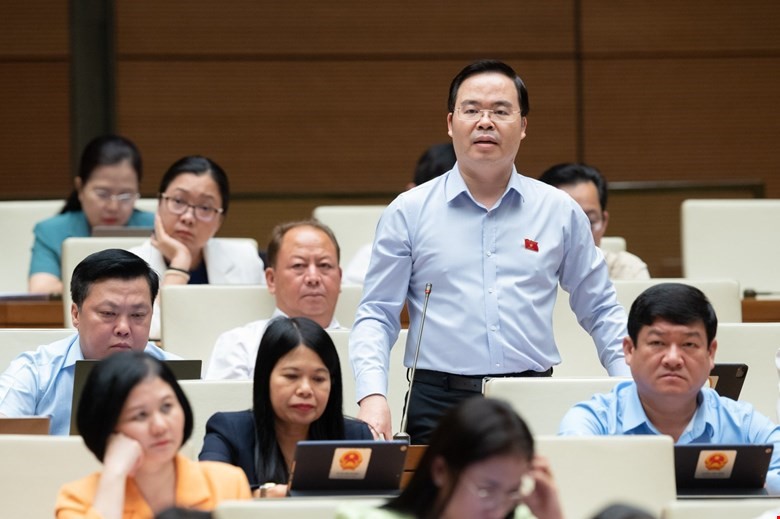 Thị trường bất động sản luôn rình rập tình trạng “sốt nóng” hay “đóng băng“ - ảnh 1