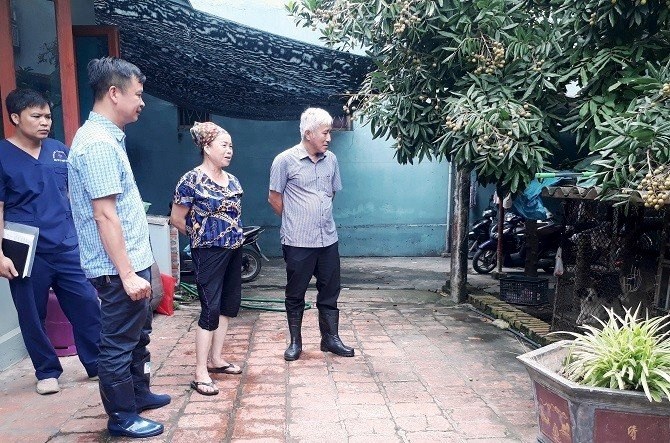 Kịp thời xử lý trường hợp chó dại cắn 6 người dân ở Mê Linh, Hà Nội - ảnh 1