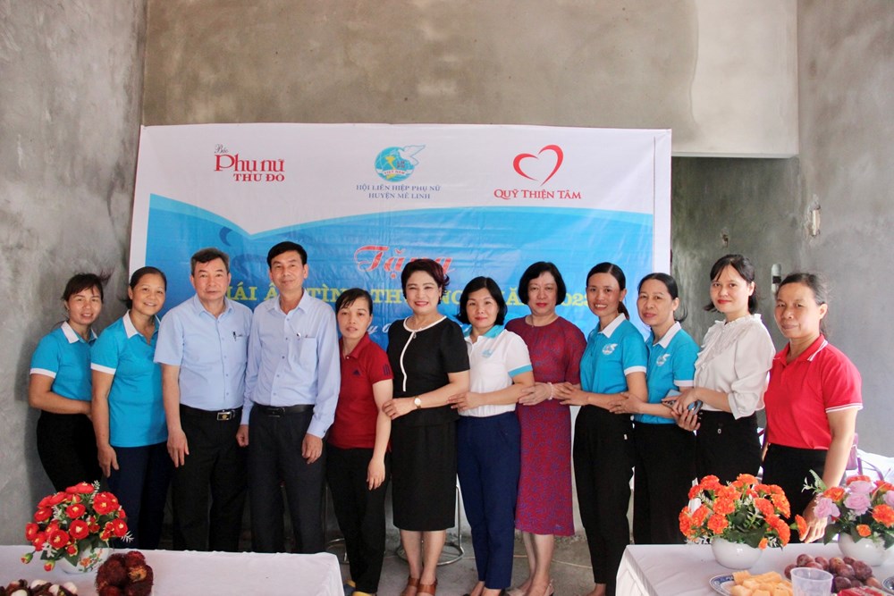 Báo Phụ nữ Thủ đô hỗ trợ phụ nữ khó khăn huyện Mê Linh xây, sửa “mái ấm”  - ảnh 12