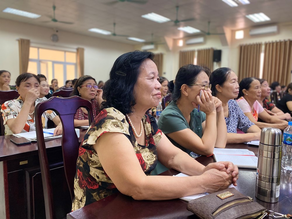 Hội LHPN quận Nam Từ Liêm: Tập huấn kiến thức, nghiệp vụ công tác hội cho gần 200 cán bộ phụ nữ - ảnh 2