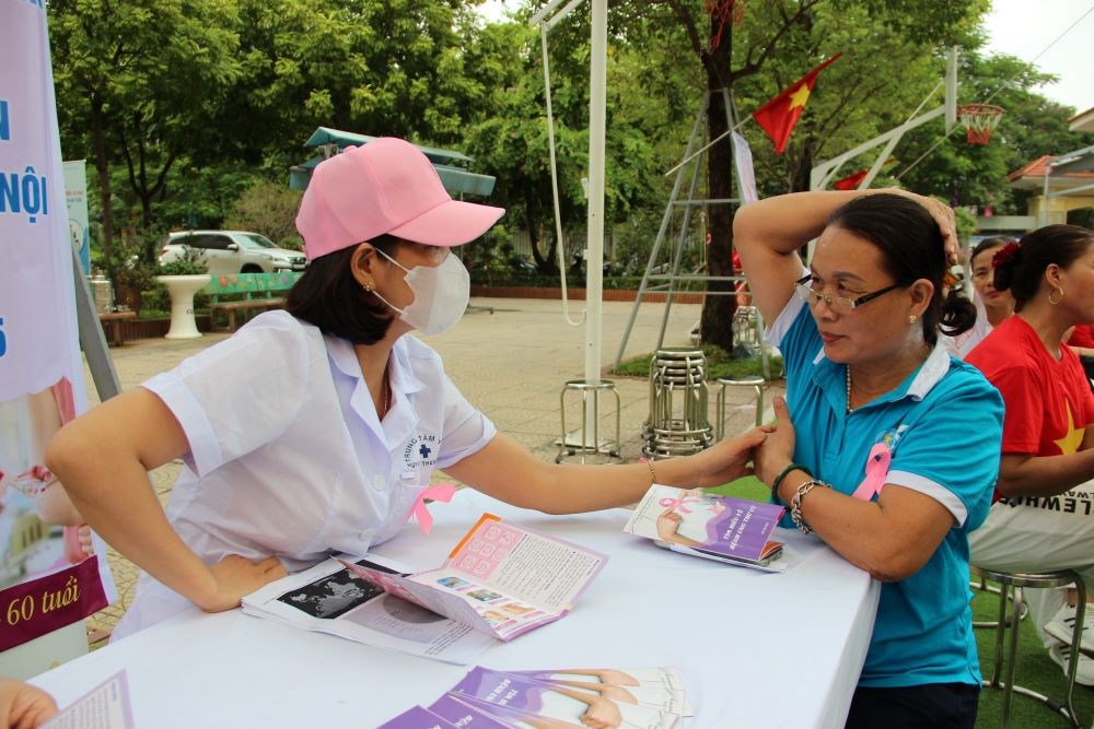 Tư vấn, tầm soát ung thư vú, ung thư cổ tử cung cho phụ nữ huyện Thanh Trì, Ba Vì - ảnh 5