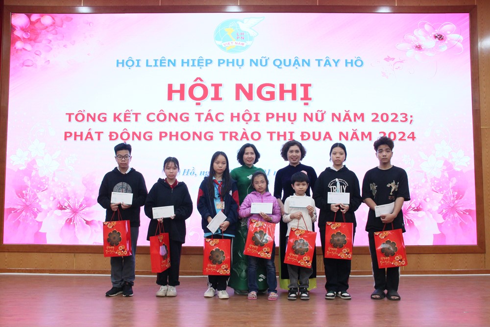 Hội LHPN quận Tây Hồ: Hoàn thành xuất sắc nhiệm vụ, hoạt động Hội trong năm 2023 - ảnh 9