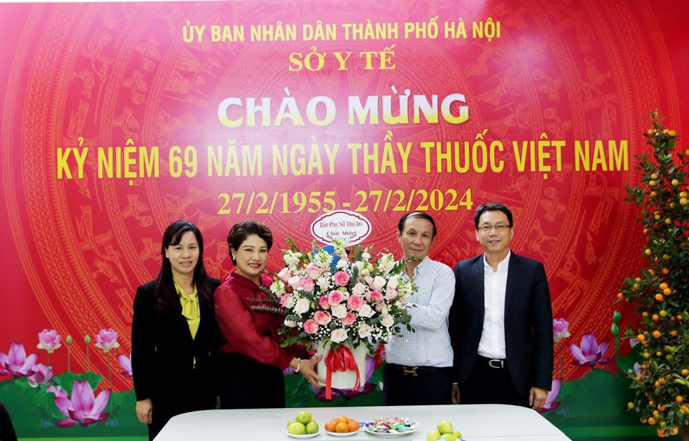 Báo Phụ nữ Thủ đô tri ân ngành y nhân ngày Thầy thuốc Việt Nam - ảnh 1
