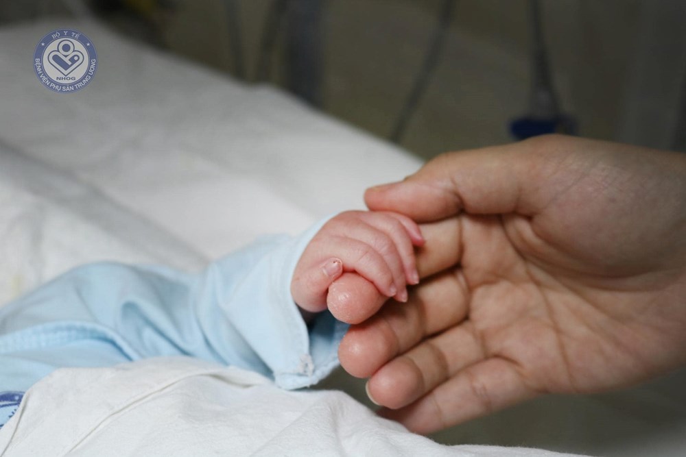 2 lần vỡ tử cung, sản phụ ở Thái Bình vẫn may mắn sinh con khỏe mạnh - ảnh 2