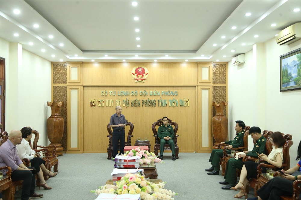 Hội Nhà báo Hà Nội thăm, làm việc với Bộ đội biên phòng tỉnh Điện Biên - ảnh 1