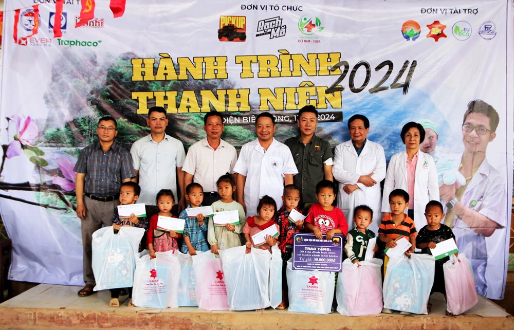 BV Hữu nghị Việt Nam – Cu Ba: Khám sức khỏe cho hơn 500 học sinh ở Điện Biên - ảnh 2