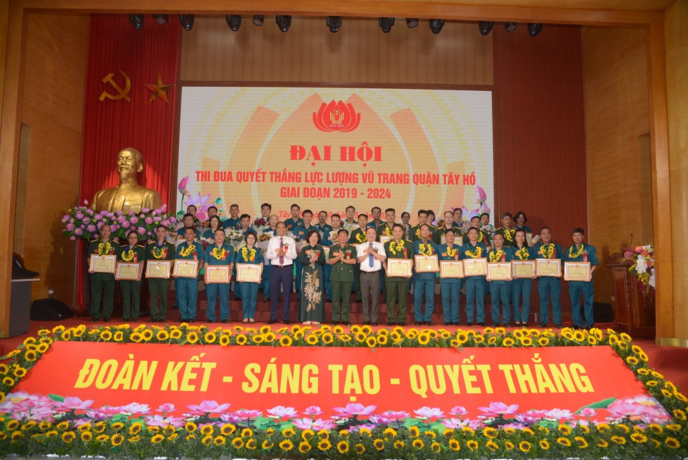 Phong trào thi đua quyết thắng của lực lượng vũ trang quận Tây Hồ ngày càng phát triển sâu rộng - ảnh 5