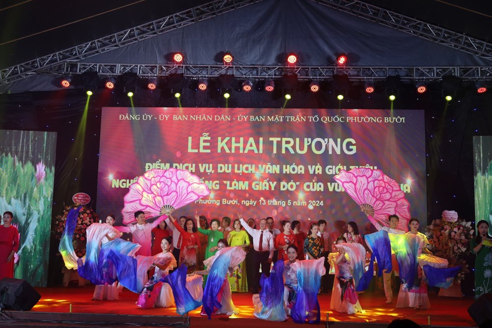 Khai trương điểm du lịch văn hóa và giới thiệu nghề truyền thống “làm giấy Dó” độc đáo tại quận Tây Hồ - ảnh 2