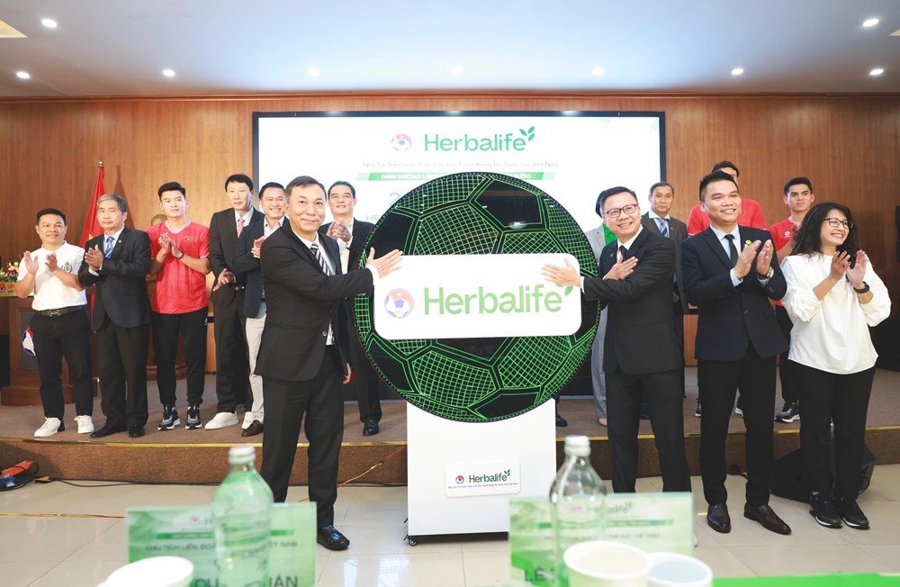 Herbalife Việt Nam tiếp tục đồng hành cùng các đội tuyển bóng đá quốc gia - ảnh 1