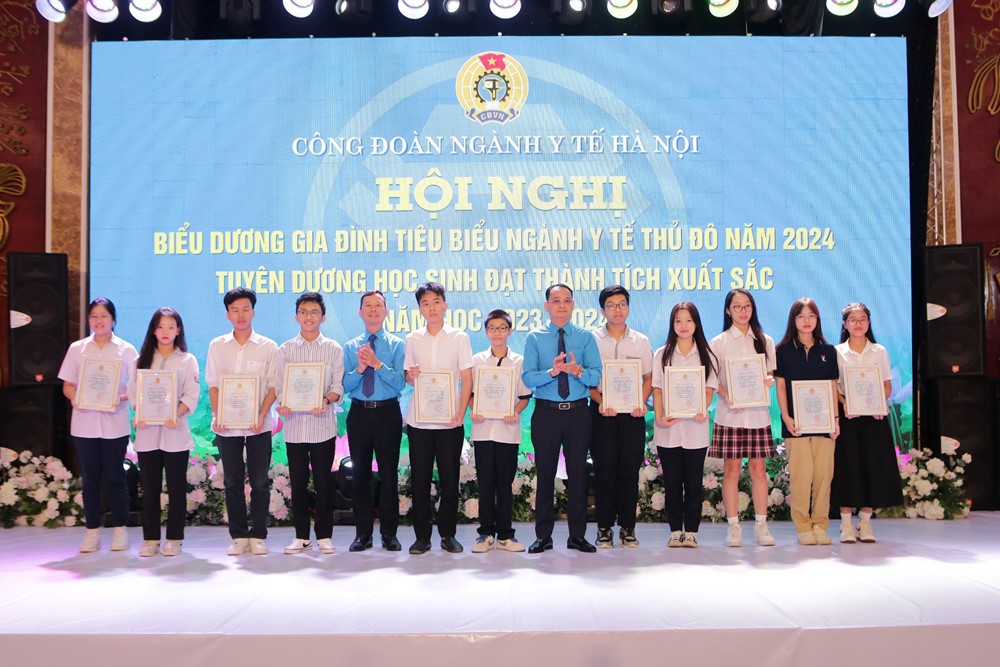 Công đoàn ngành Y tế biểu dương 164 Gia đình tiêu biểu - ảnh 4