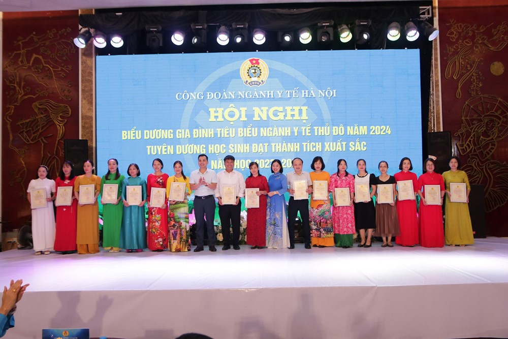 Công đoàn ngành Y tế biểu dương 164 Gia đình tiêu biểu - ảnh 2