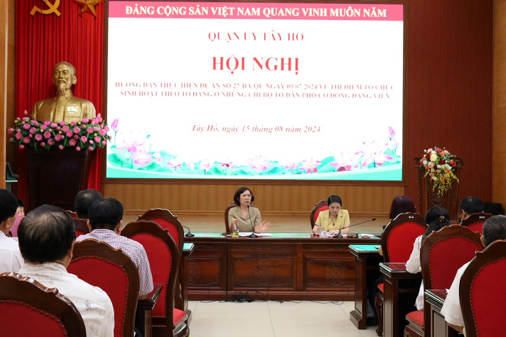 Tây Hồ: Đổi mới hình thức sinh hoạt chi bộ hướng vào chiều sâu, hiệu quả thực chất - ảnh 1