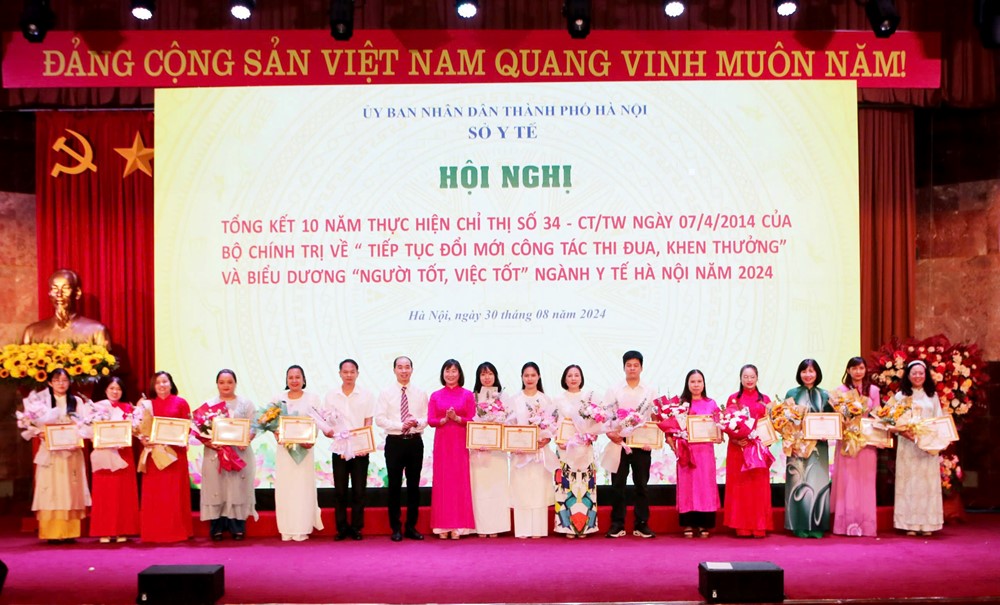 Biểu dương “Người tốt, việc tốt” ngành Y tế Hà Nội năm 2024 - ảnh 2