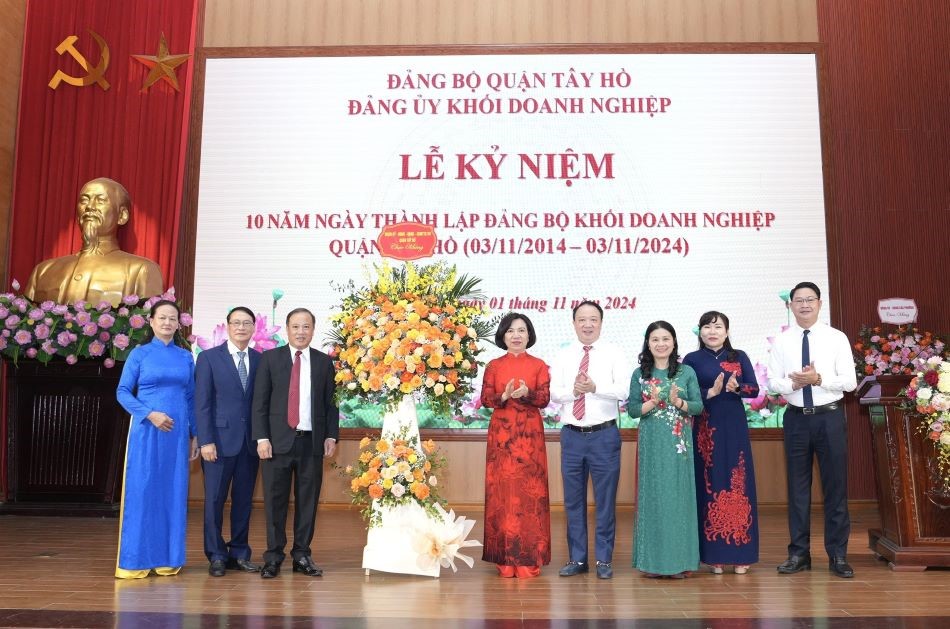 Đảng ủy Khối doanh nghiệp quận Tây Hồ: Đóng góp nguồn lực cho sự phát triển của Thủ đô - ảnh 1