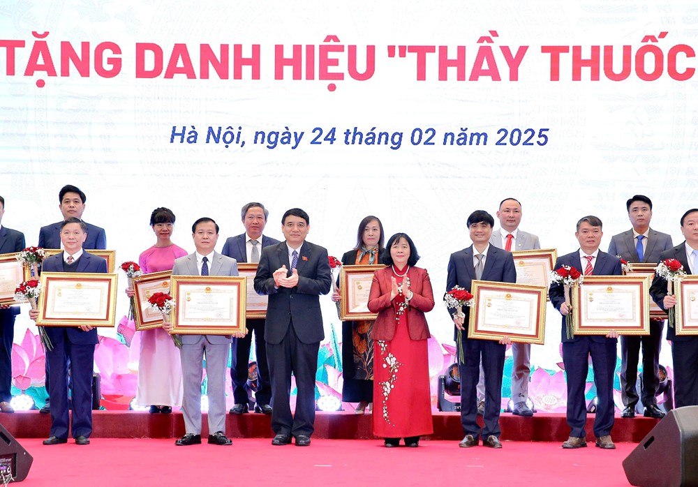 Y tế Thủ đô vươn mình mạnh mẽ, phát triển vững vàng - ảnh 3
