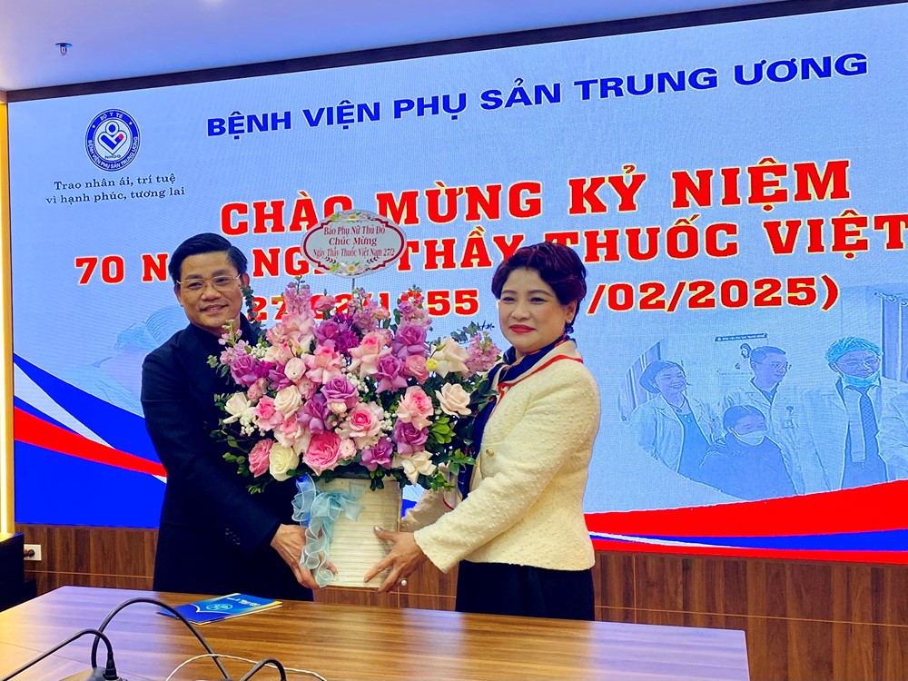 Báo Phụ nữ Thủ đô tri ân ngày Thầy thuốc Việt Nam 27/2 - ảnh 1