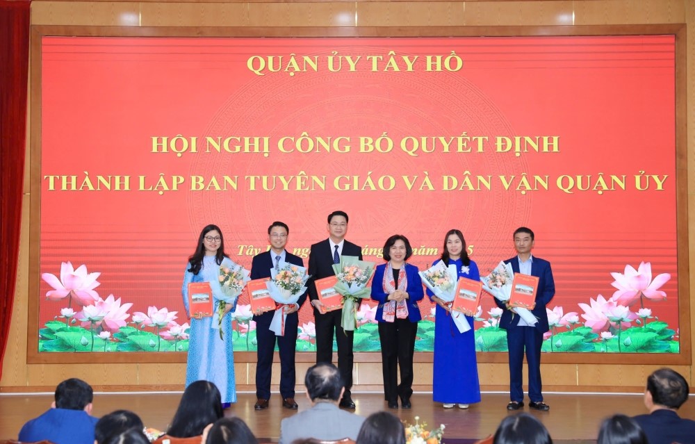 Quận Tây Hồ sắp xếp, tinh gọn bộ máy, nâng cao hiệu quả quản lý nhà nước - ảnh 2