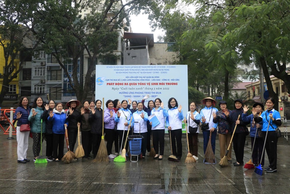 Các cấp Hội Phụ nữ Hà Nội ra quân hưởng ứng phong trào thi đua “Sáng - Xanh - Sạch - Đẹp“ - ảnh 3