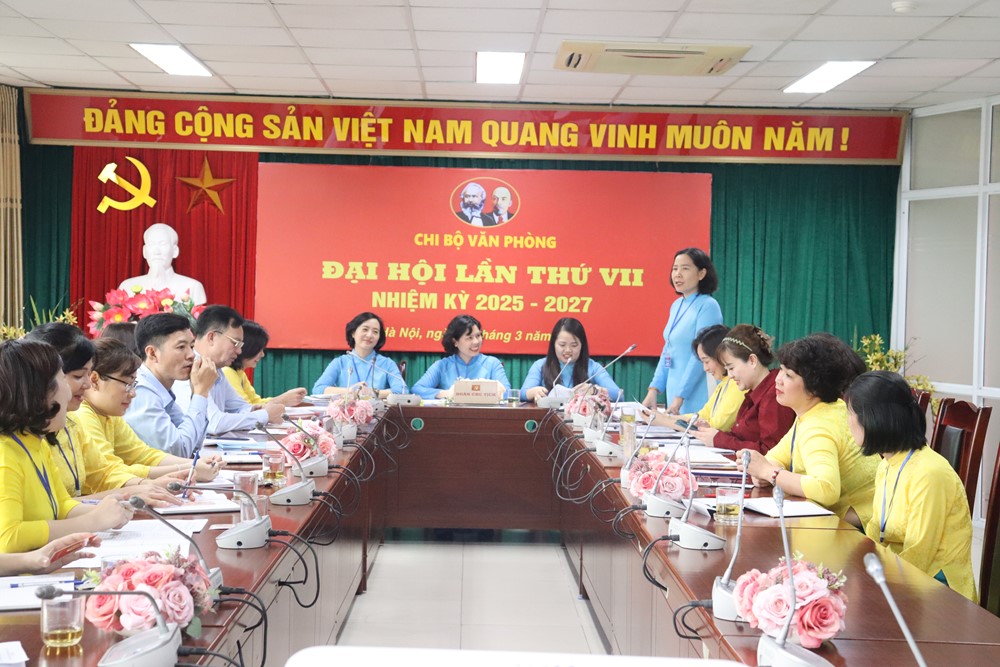 Đại hội Chi bộ Văn phòng Hội LHPN Hà Nội: Đoàn kết, đổi mới để phát triển bền vững - ảnh 1