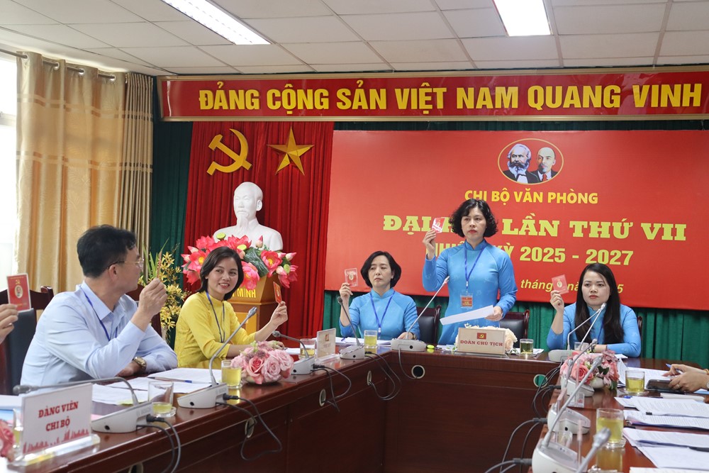 Đại hội Chi bộ Văn phòng Hội LHPN Hà Nội: Đoàn kết, đổi mới để phát triển bền vững - ảnh 7