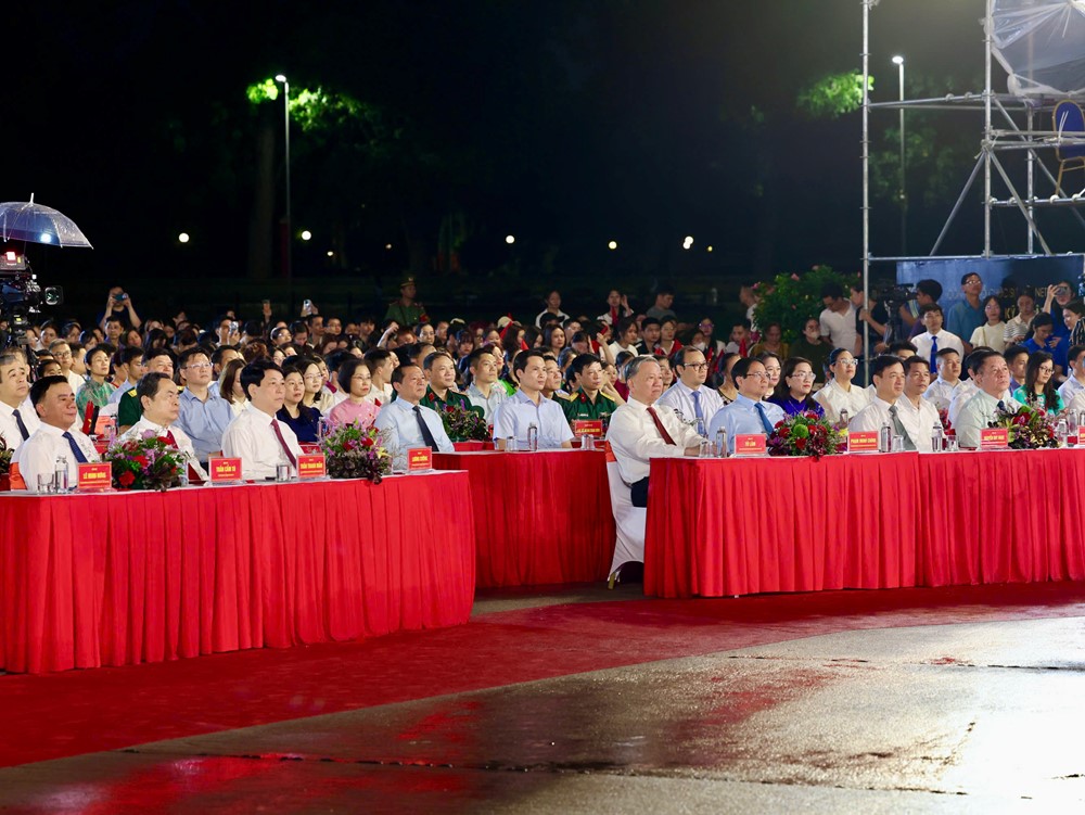 “Người là Hồ Chí Minh”: Chương trình nghệ thuật đặc biệt khắc họa chân dung Hồ Chủ tịch - ảnh 1