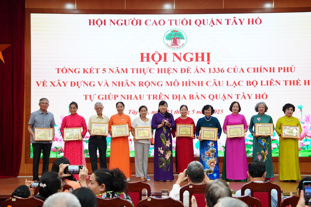 Mô hình CLB Liên thế hệ Tự giúp nhau: Thành quả bền vững từ sự gắn kết cộng đồng tại quận Tây Hồ - ảnh 6