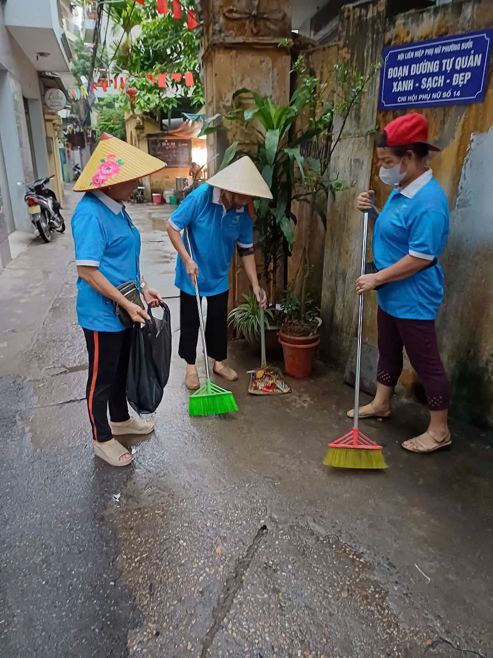 Hội LHPN phường Tây Hồ (mới) sôi nổi ra quân tổng vệ sinh môi trường - ảnh 5