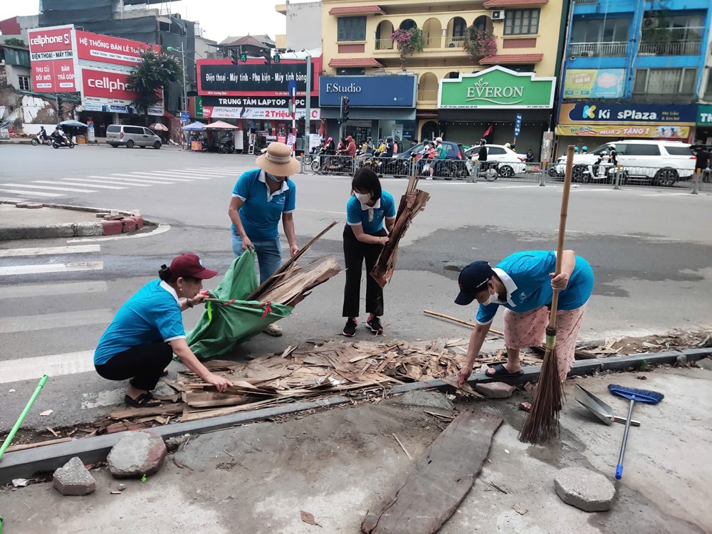  Ra quân tổng vệ sinh môi trường, sẵn sàng đón Lễ công bố vận hành chính quyền địa phương 2 cấp - ảnh 2