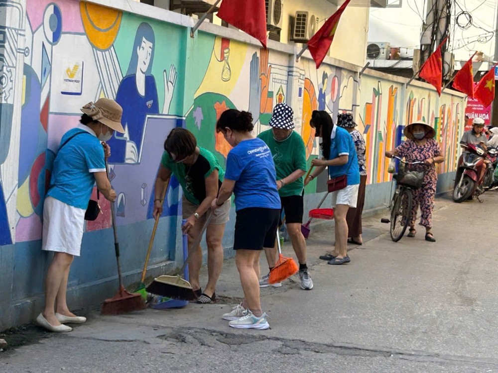 Phường Hoàng Mai ra quân vệ sinh môi trường cuối tuần - ảnh 9